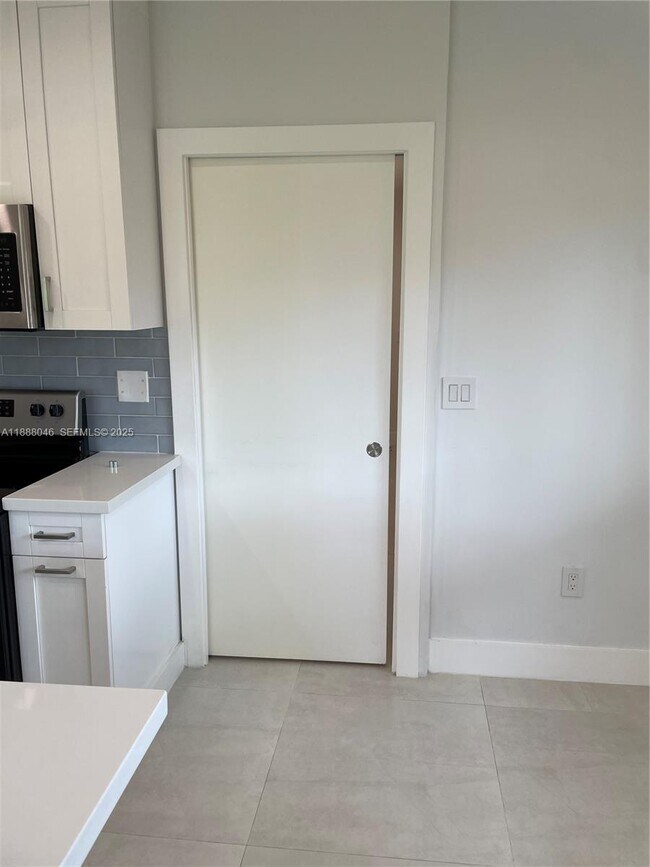 Building Photo - 6329 SW 23rd St