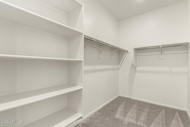 Building Photo - 21135 E Arrowhead Trail