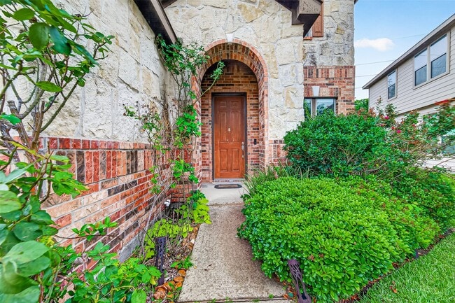 Building Photo - 21454 Piralta Ridge Ln