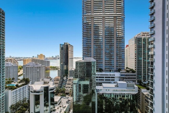 Building Photo - 1050 Brickell Ave