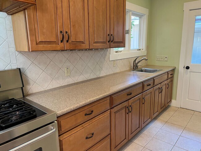 Building Photo - Gorgeous Marsh Views in Moss Creek!