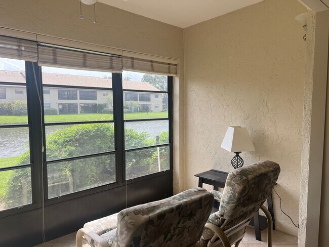 Building Photo - 2BR/2BA Condo in Mission Lakes