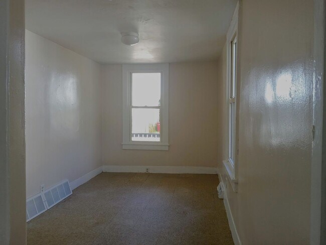 Building Photo - 19-21 Taylor