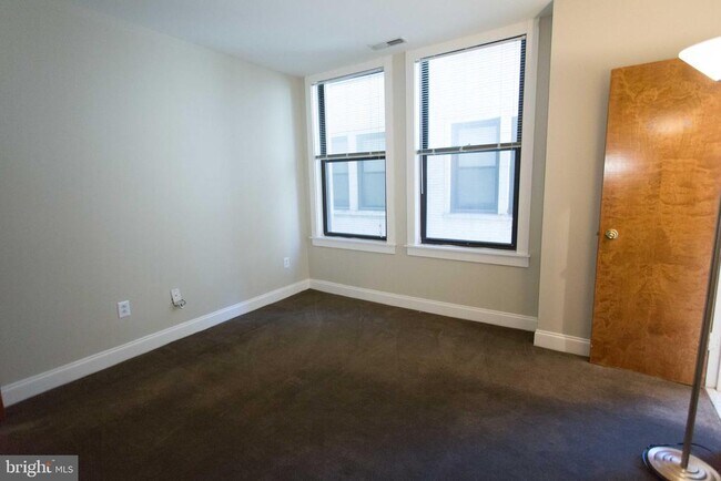 Building Photo - 1411 Walnut St