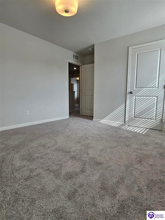 Building Photo - 601 Ashwood Ave