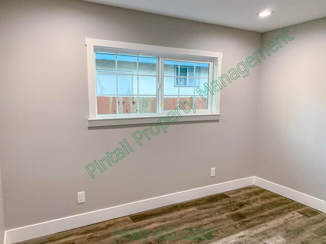 Building Photo - 756 N 11th St