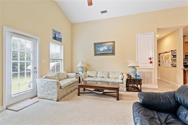 Building Photo - 2520 Bluebeard Ln