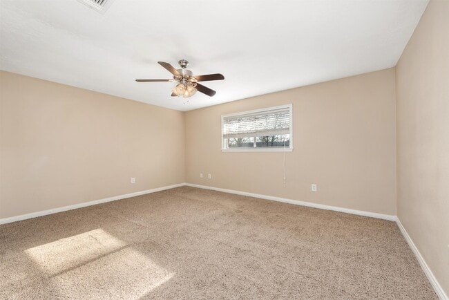 Building Photo - 2908 Oakside Dr