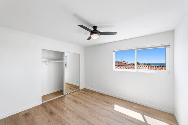 Building Photo - 223 Avenida Victoria