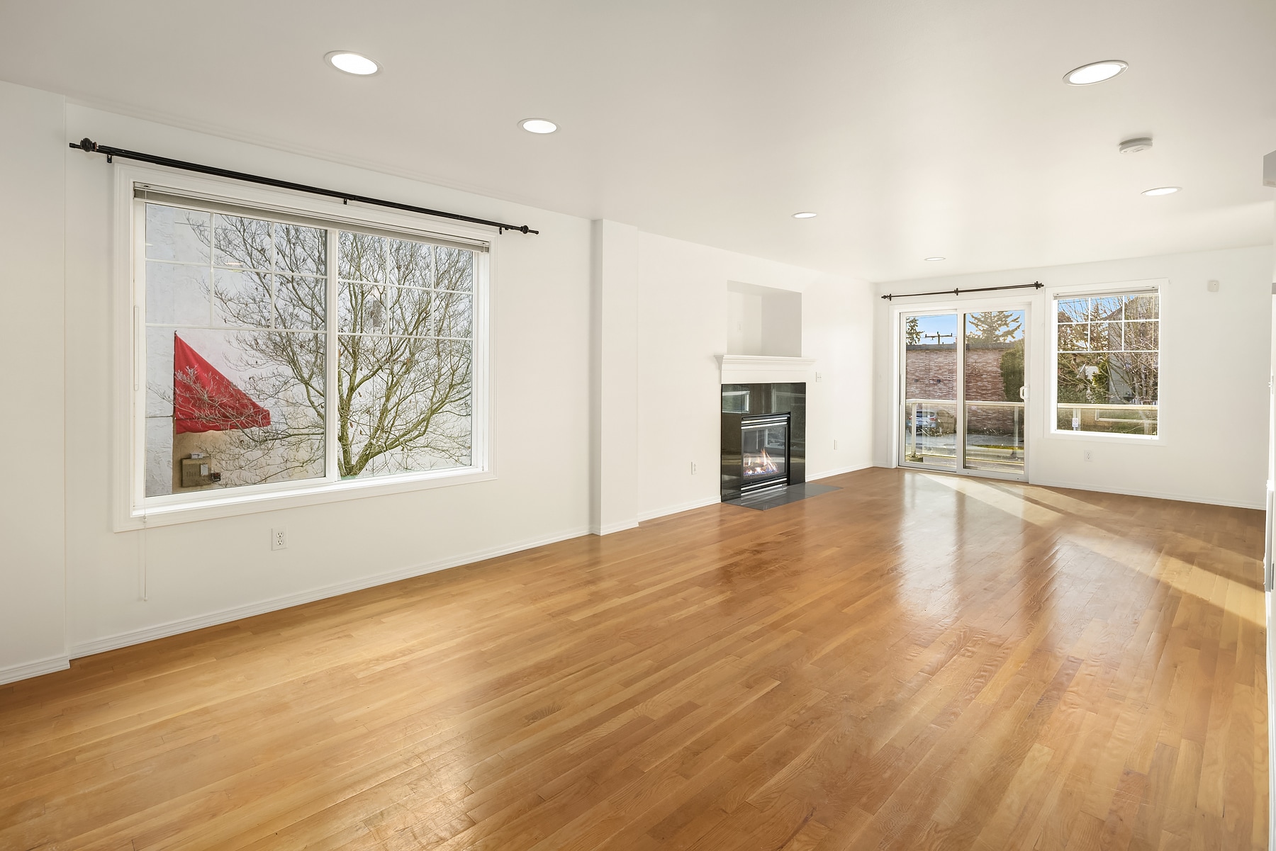 Building Photo - 11708 Greenwood Ave N