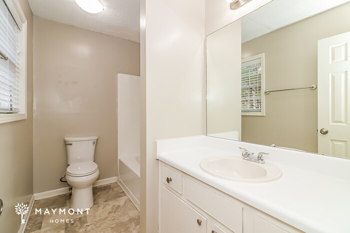 Building Photo - 231 Brookside Dr