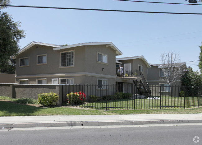 Building Photo - Riverglen Apartments