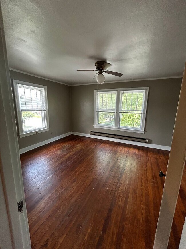 Building Photo - Washington Street Duplex