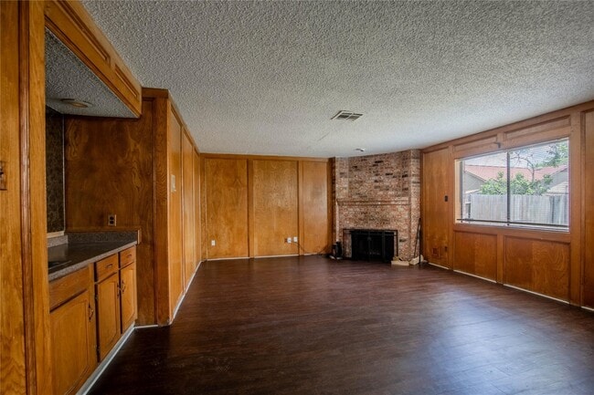 Building Photo - 10106 Lost Trail St