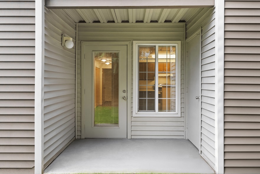 1 Bed 1 Bath Deluxe - 736 Sq Ft - Canyon Park Apartments