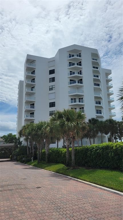 Building Photo - 1000 Longboat Club Rd