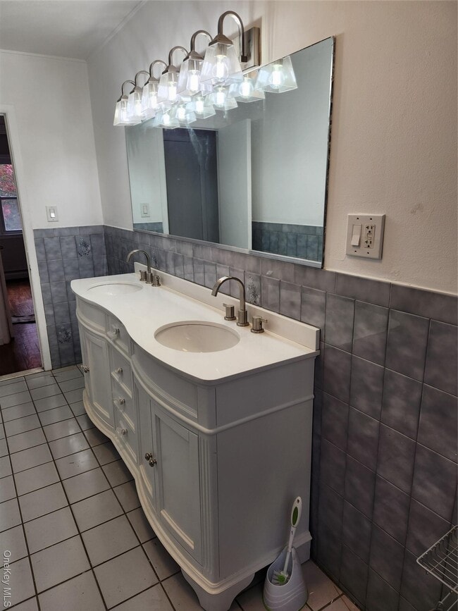 Building Photo - 4 Norman Dr