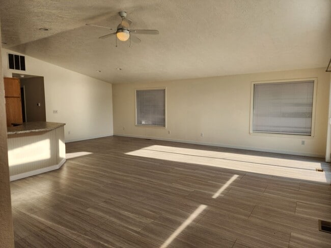 Building Photo - Lake house with Shop on 1/2 acre
