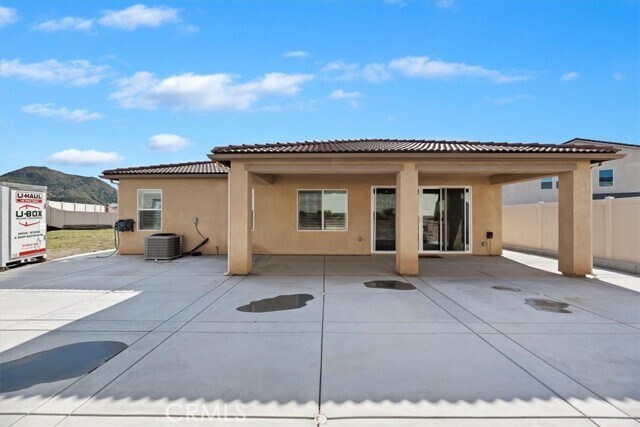 Building Photo - 25858 Oak Spgs Ct