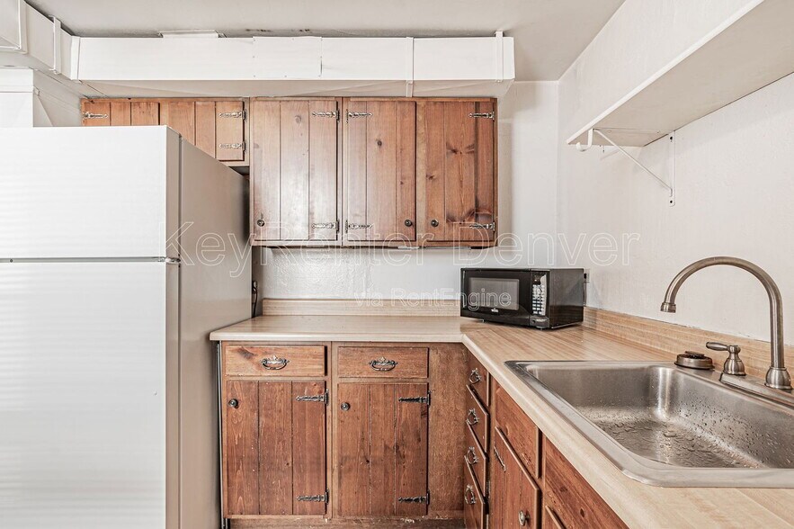 Building Photo - 2033 S Clayton St