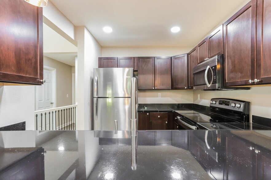 Building Photo - 19690 E Bates Dr