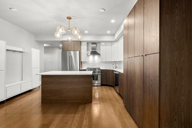 Building Photo - 34 Dix St