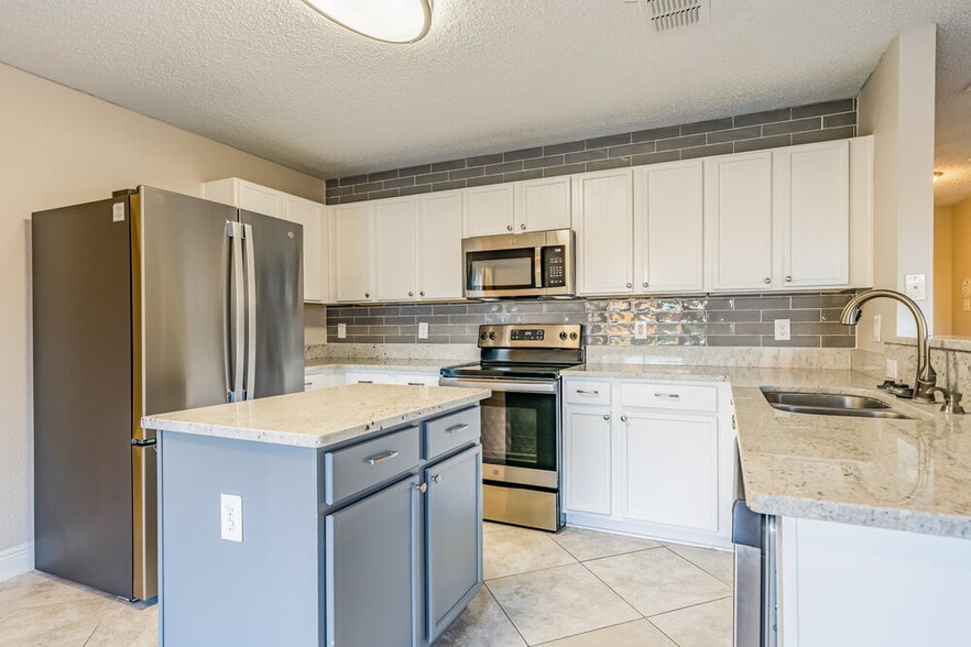 Building Photo - 813 Post Oak Trail