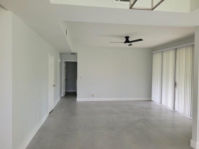 Building Photo - 10535 NW 10th St