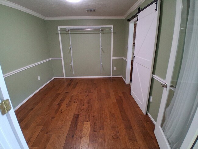 Building Photo - 17010 Poplar Hill St