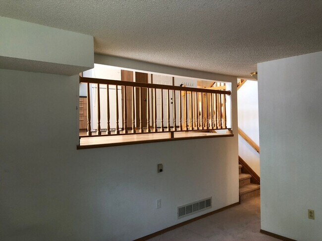 Building Photo - 3 Bedroom House on Quiet Cul-de-sac in Broomfield