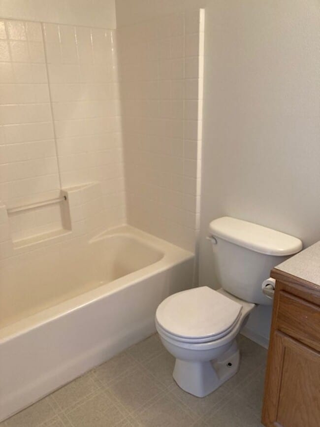 Building Photo - Great location 3 bedroom 2 bath home