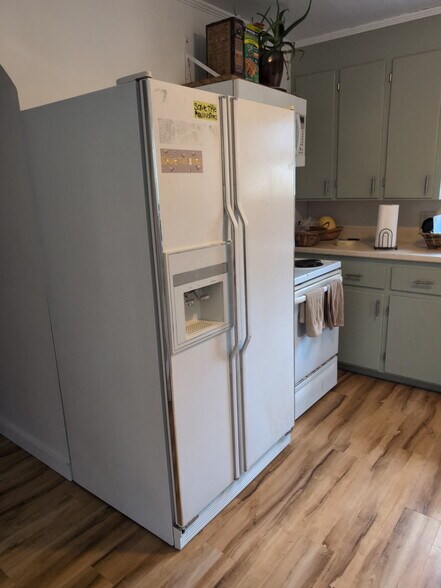 Building Photo - 61 Paine Ave