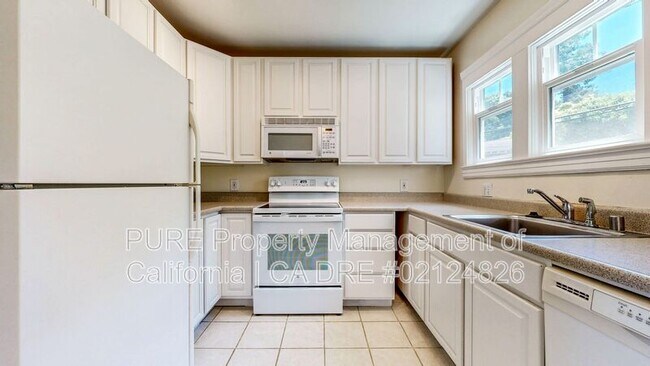 Building Photo - 195 San Carlos Ave