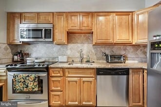 Building Photo - 2228 Washington Ave