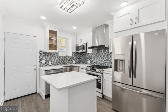 Building Photo - 807 N 42nd St