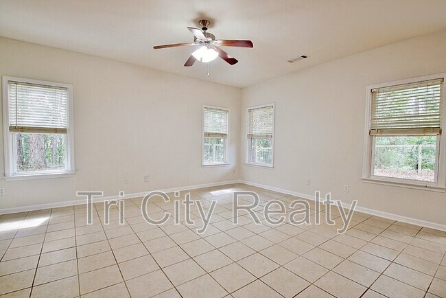 Building Photo - 111 Covington Terrace