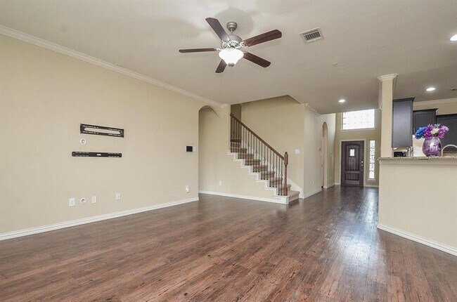 Building Photo - 6523 Point Hollow Ln