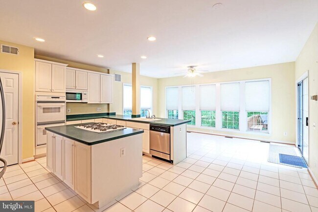 Building Photo - 47174 Chambliss Ct