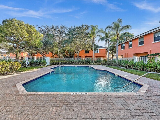 Building Photo - 6747 Sienna Club Dr