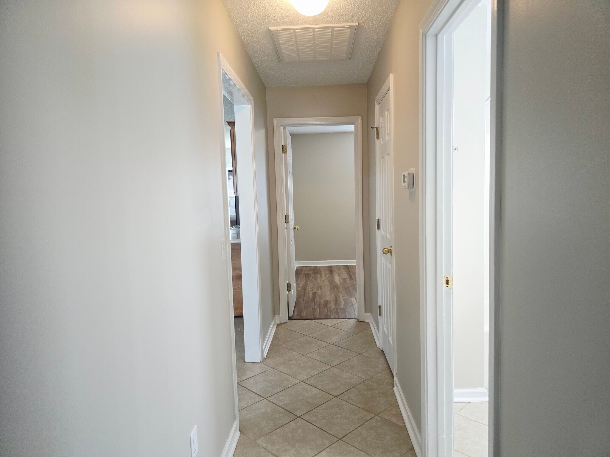 Building Photo - 111 Quarterhorse Dr