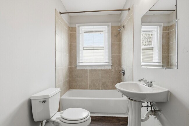 Building Photo - 701 Hazel St