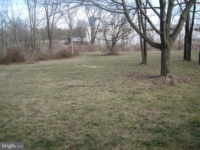 Building Photo - 2930 Packer St