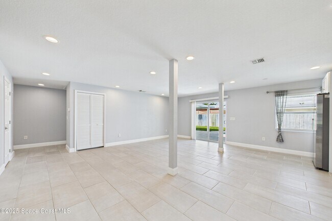Building Photo - 1500 Dorsal St