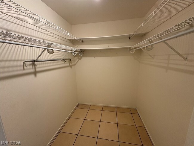 Building Photo - 5710 E Tropicana Ave