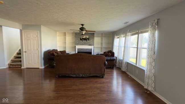 Building Photo - 5064 Gunston Ln