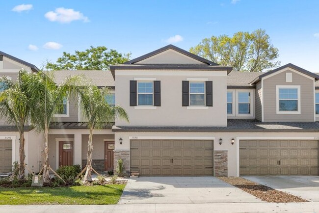 Building Photo - LIKE NEW Townhome in Willow Square for RENT