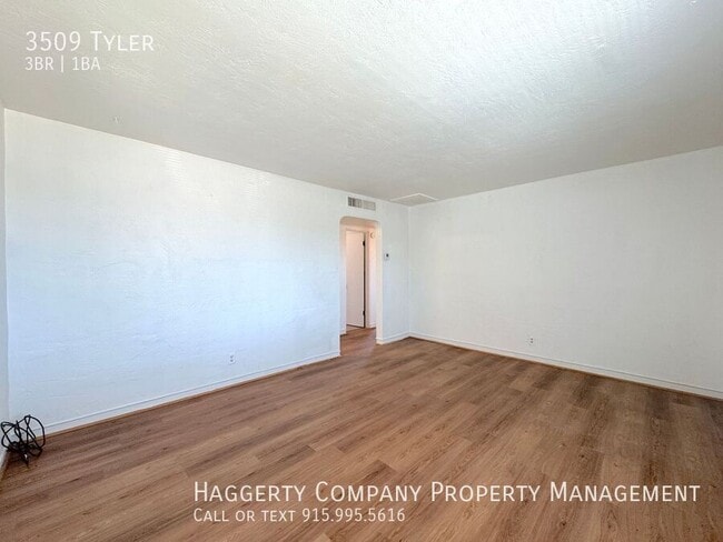 Building Photo - 3509 Tyler-