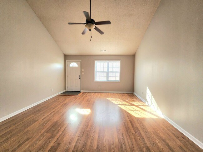 Building Photo - Beautiful 3 bed 2 1/2 bath townhome in a gated community with a pool. Showings Coming Soon!!!