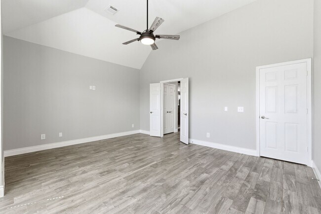 Building Photo - 6231 Presidio Canyon Dr
