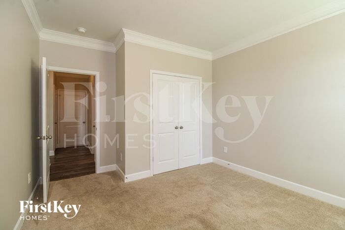 Building Photo - 1833 Ridge Creek Dr